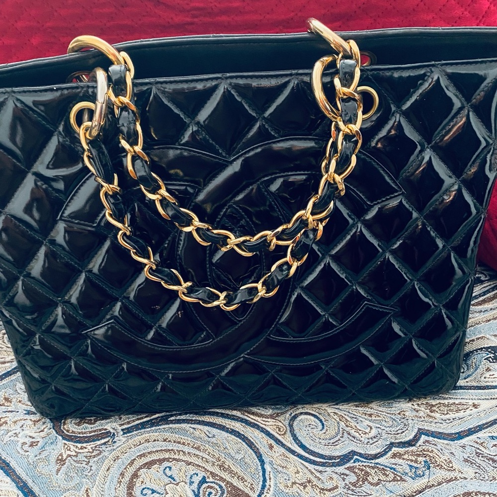 Authentic Chanel patent bag !